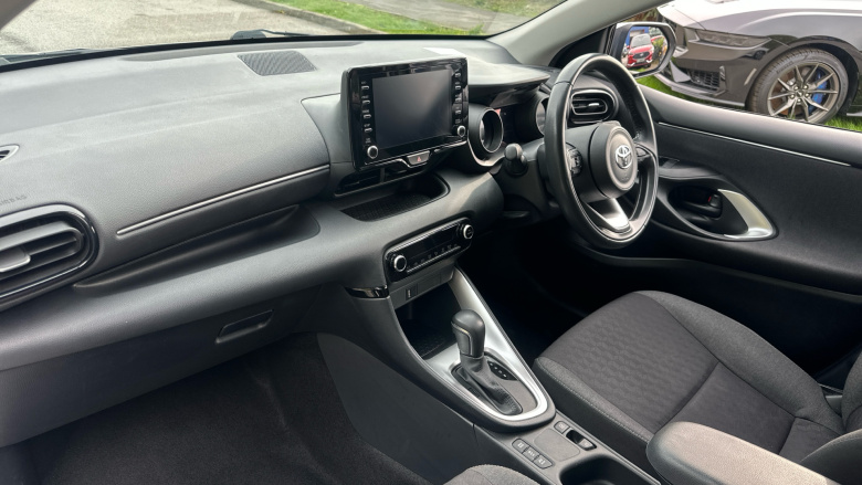 Toyota Yaris 1.5 Hybrid Design 5dr CVT Hybrid Hatchback